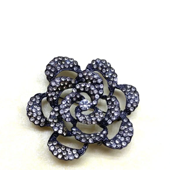Vintage Floral Brooch Pin - Picture 5 of 10
